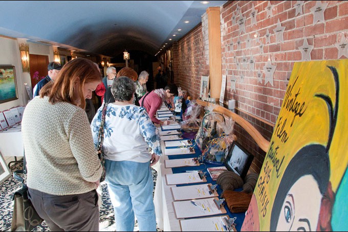 202 VFF2016 Saturday Silent Auction 05